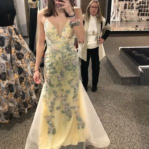 Super cute Morrell Maxie prom dress!!!!